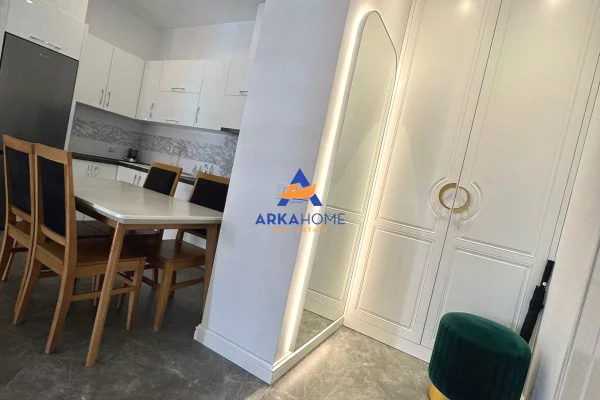 Shtepi me qera Apartament ne Tirane, 2+1, Mobilimi E mobiluar, Pagesa 1,400  Euro.