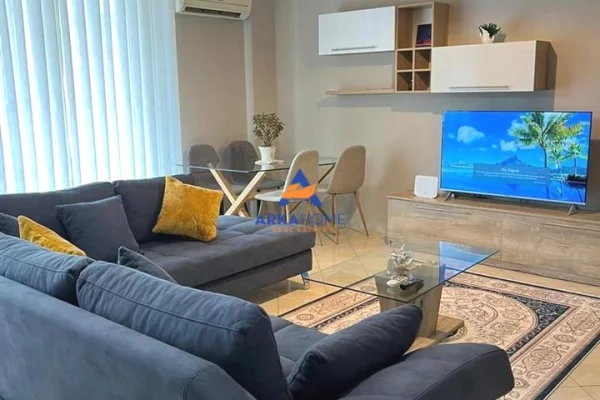 Shtepi ne shitje Apartament ne Tirane, 1+1, Mobilimi E mobiluar, Pagesa 170,000  Euro.