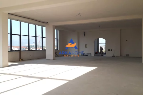 SHITET AMBIENT / TOKE 1300 M2 "AHMETAJ, SAUK" 1.500.000 EURO