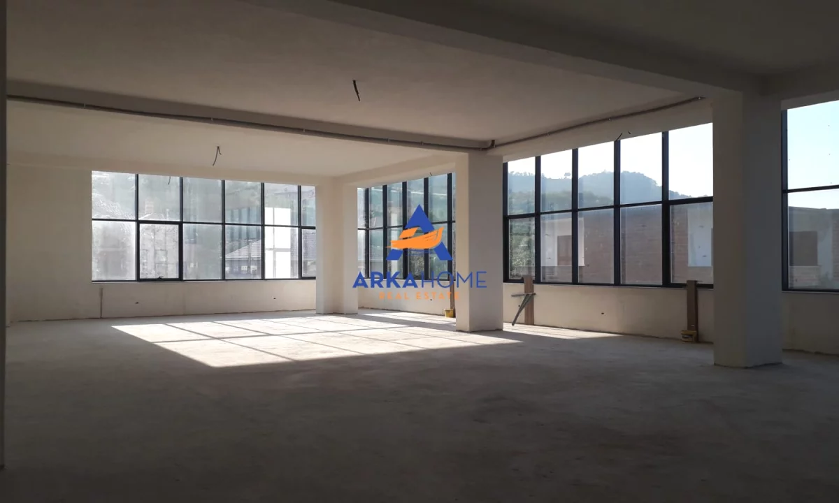 AMBIENT / TOKE PER QERA 1300M2 "AHMETAJ" 4000 EURO