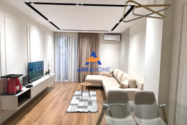 Shtepi me qera 2+1 ne Tirane - 1,000 Euro