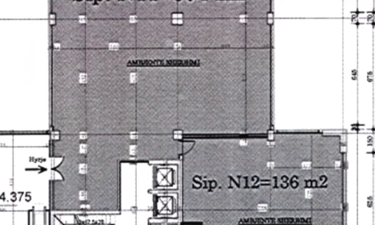 JEPET ZYRE ME QERA 440M2 