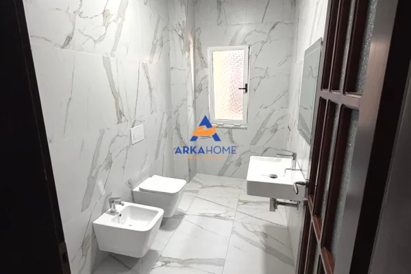 JEPET ME QERA ZYRE 179M2 "SHESHI WILLSON" 1800 EURO