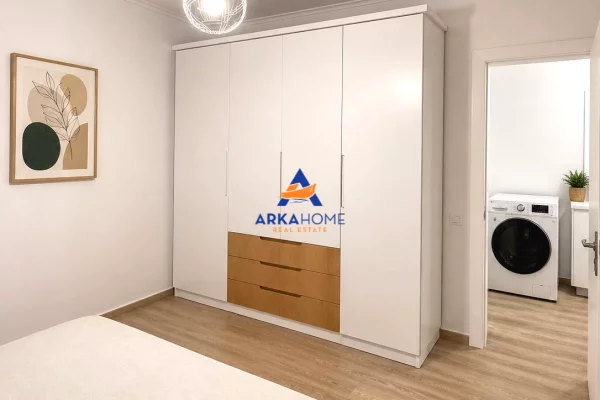 Shtepi me qera Apartament ne Tirane, 1+1, Mobilimi E mobiluar, Pagesa 525  Euro.