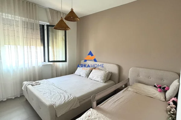 Shtepi ne shitje Apartament ne Durres, 1+1, Mobilimi E mobiluar, Pagesa 210,000  Euro.