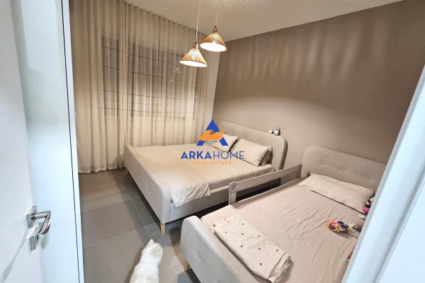 Shtepi ne shitje Apartament ne Durres, 1+1, Mobilimi E mobiluar, Pagesa 210,000  Euro.