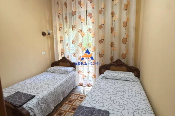 Shtepi me qera Apartament ne Tirane, 2+1, Mobilimi E mobiluar, Pagesa 735  Euro.