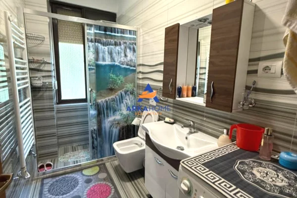 Shtepi me qera Apartament ne Tirane, 2+1, Mobilimi E mobiluar, Pagesa 735  Euro.