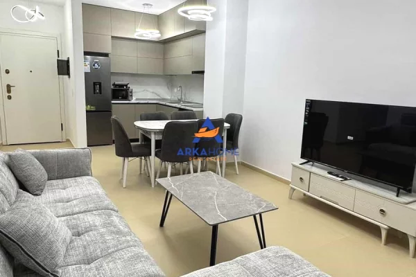 Shtepi me qera 2+1 ne Tirane - 735 Euro