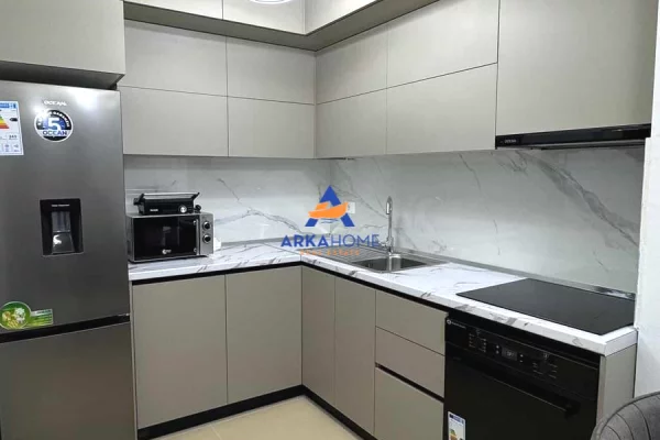 Shtepi me qera Apartament ne Tirane, 2+1, Mobilimi E mobiluar, Pagesa 735  Euro.