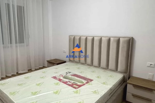 Shtepi me qera Apartament ne Tirane, 2+1, Mobilimi E mobiluar, Pagesa 735  Euro.