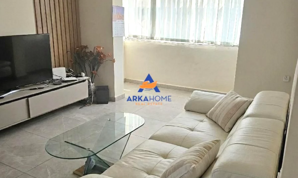 Shtepi ne shitje Duplex(shtepi me 2 kate) ne Tirane, 3+1, Mobilimi E mobiluar, Pagesa 450,000  Euro.