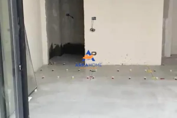 JEPET AMBJENT BIZNESI ME QERA 55M2 "ISH SHESHI SHQIPONJA" 70.000 LEKE