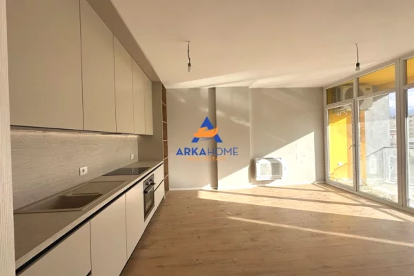 Shtepi me qera 2+1 ne Tirane - 525 Euro