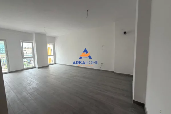 Shtepi me qera Apartament ne Tirane, 1+1, Mobilimi Bosh, pa mobiluar, Pagesa 700  Euro.