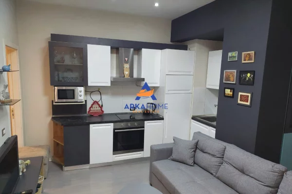 Shtepi me qera Apartament ne Tirane, 1+1, Mobilimi E mobiluar, Pagesa 600  Euro.