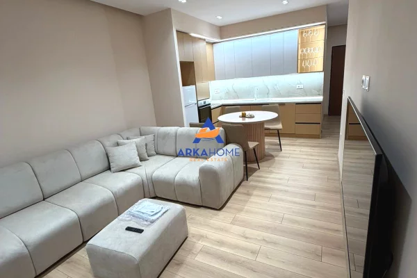 Shtepi me qera 2+1 ne Tirane - 1,050 Euro