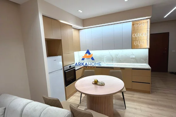 Shtepi me qera Apartament ne Tirane, 2+1, Mobilimi E mobiluar, Pagesa 1,050  Euro.