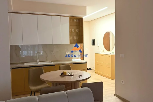 Shtepi me qera Apartament ne Tirane, 2+1, Mobilimi E mobiluar, Pagesa 1,050  Euro.