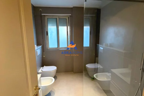 Shtepi me qera Apartament ne Tirane, 2+1, Mobilimi E mobiluar, Pagesa 1,050  Euro.