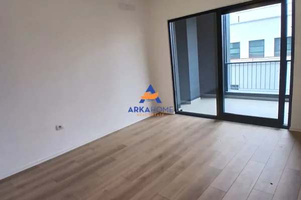 Shtepi me qera 3+1 ne Tirane - 1,260 Euro