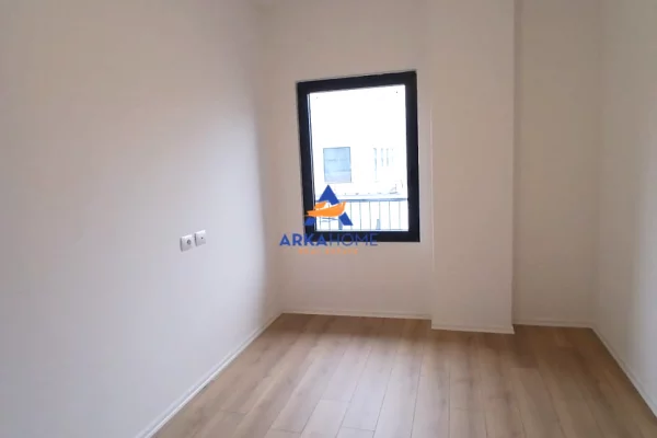 Shtepi me qera Apartament ne Tirane, 3+1, Mobilimi Bosh, pa mobiluar, Pagesa 1,260  Euro.