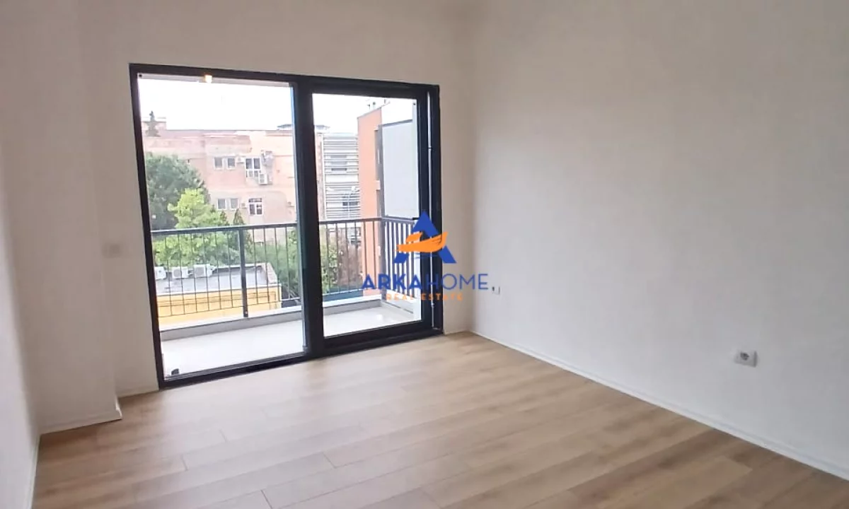 Shtepi me qera Apartament ne Tirane, 3+1, Mobilimi Bosh, pa mobiluar, Pagesa 1,260  Euro.