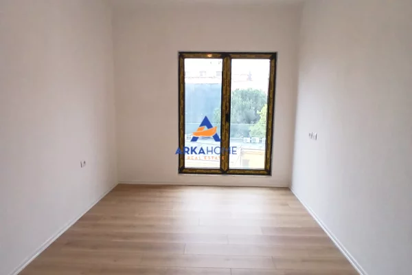 Shtepi me qera Apartament ne Tirane, 3+1, Mobilimi Bosh, pa mobiluar, Pagesa 1,260  Euro.