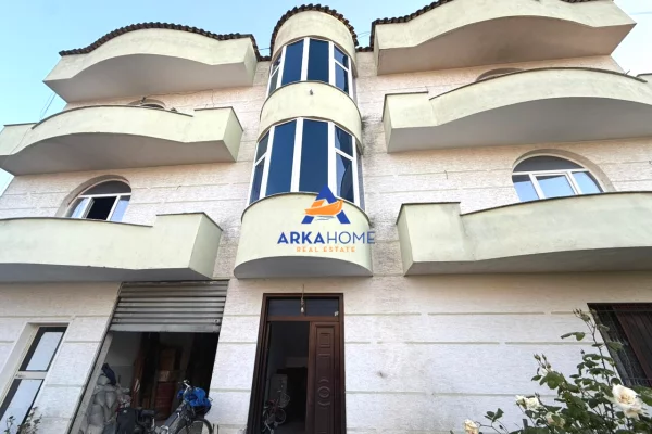 Shtepi ne shitje 7+1 ne Tirane - 700,000 Euro