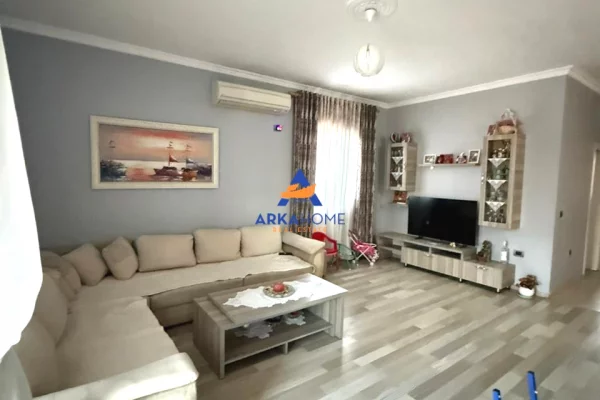 Shtepi ne shitje Apartament ne Tirane, 7+1, Mobilimi E mobiluar, Pagesa 700,000  Euro.