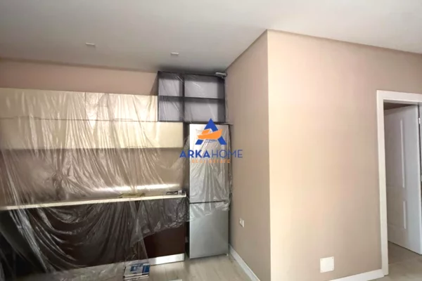 Shtepi ne shitje Apartament ne Tirane, 7+1, Mobilimi E mobiluar, Pagesa 700,000  Euro.