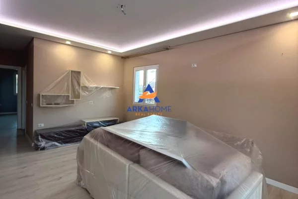 Shtepi ne shitje Apartament ne Tirane, 7+1, Mobilimi E mobiluar, Pagesa 700,000  Euro.