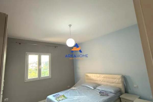 Shtepi ne shitje Apartament ne Tirane, 7+1, Mobilimi E mobiluar, Pagesa 700,000  Euro.