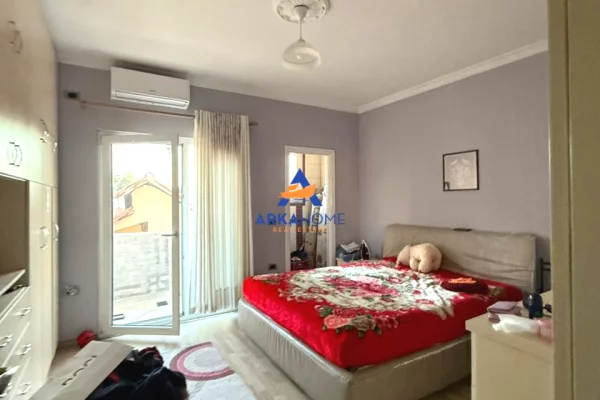 Shtepi ne shitje Apartament ne Tirane, 7+1, Mobilimi E mobiluar, Pagesa 700,000  Euro.