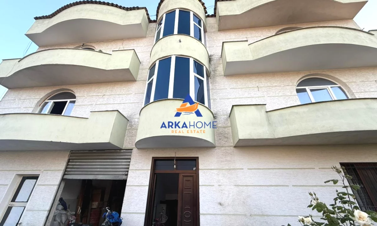 Shtepi ne shitje Apartament ne Tirane, 7+1, Mobilimi E mobiluar, Pagesa 700,000  Euro.