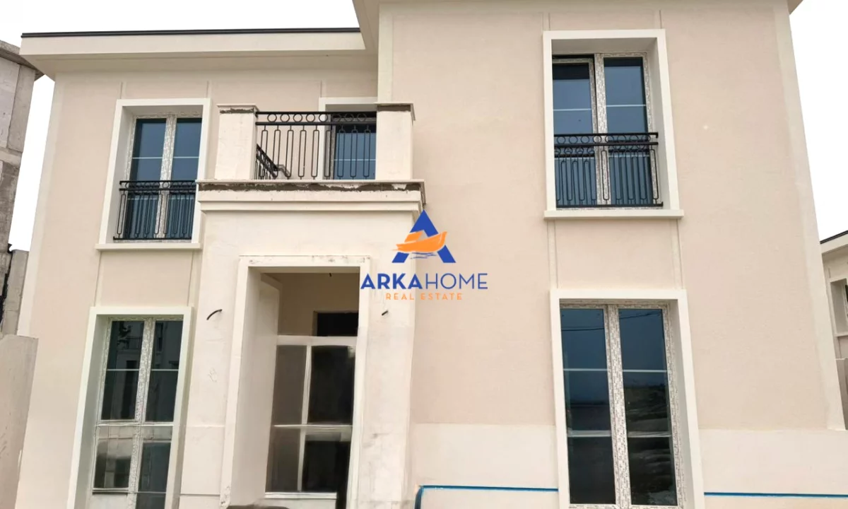 Shtepi ne shitje Vila Luksoze ne Tirane, 4+1, Mobilimi Bosh, pa mobiluar, Pagesa 890,000  Euro.