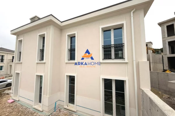 Shtepi ne shitje Vila Luksoze ne Tirane, 4+1, Mobilimi Bosh, pa mobiluar, Pagesa 890,000  Euro.