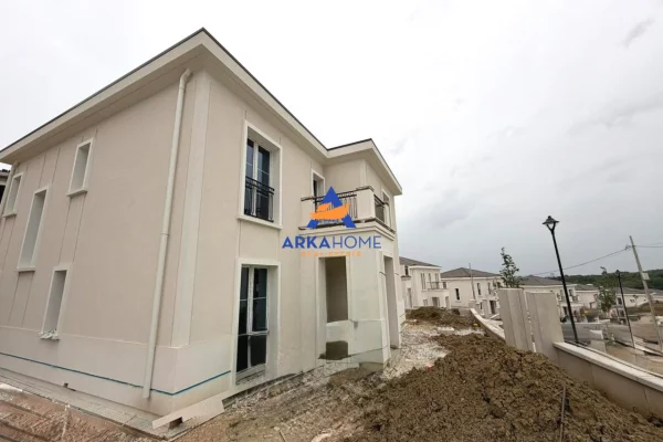 Shtepi ne shitje Vila Luksoze ne Tirane, 4+1, Mobilimi Bosh, pa mobiluar, Pagesa 890,000  Euro.