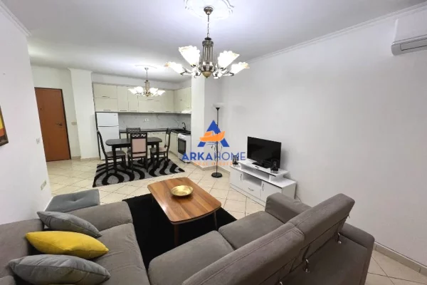 Shtepi me qera Apartament ne Tirane, 2+1, Mobilimi E mobiluar, Pagesa 685  Euro.