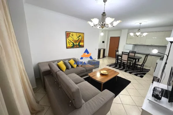 Shtepi me qera 2+1 ne Tirane - 685 Euro