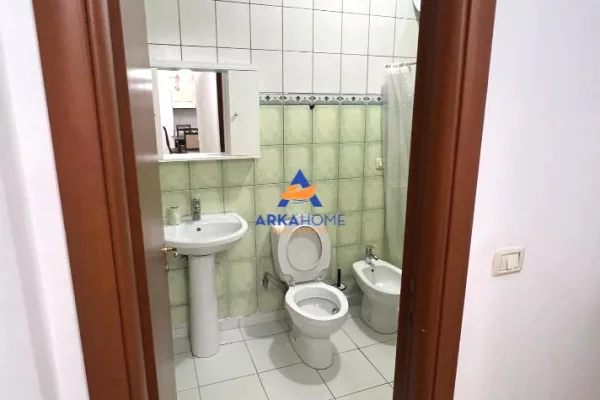 Shtepi me qera Apartament ne Tirane, 2+1, Mobilimi E mobiluar, Pagesa 685  Euro.