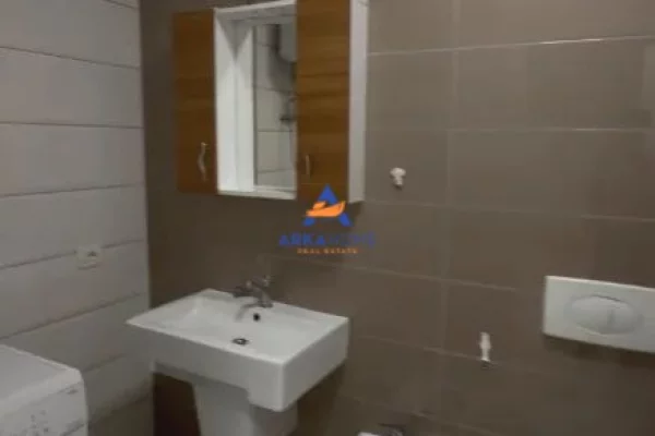 Shtepi me qera Apartament ne Tirane, 1+1, Mobilimi E mobiluar, Pagesa 600  Euro.
