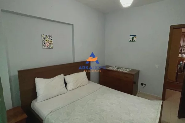 Shtepi me qera Apartament ne Tirane, 2+1, Mobilimi E mobiluar, Pagesa 800  Euro.