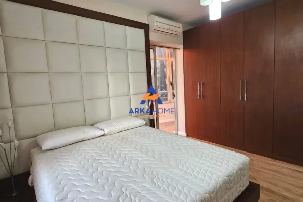 Shtepi ne shitje Apartament ne Tirane, 2+1, Mobilimi E mobiluar, Pagesa 234,000  Euro.