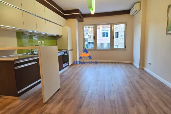 Shtepi ne shitje Apartament ne Tirane, 1+1, Mobilimi E mobiluar, Pagesa 163,000  Euro.