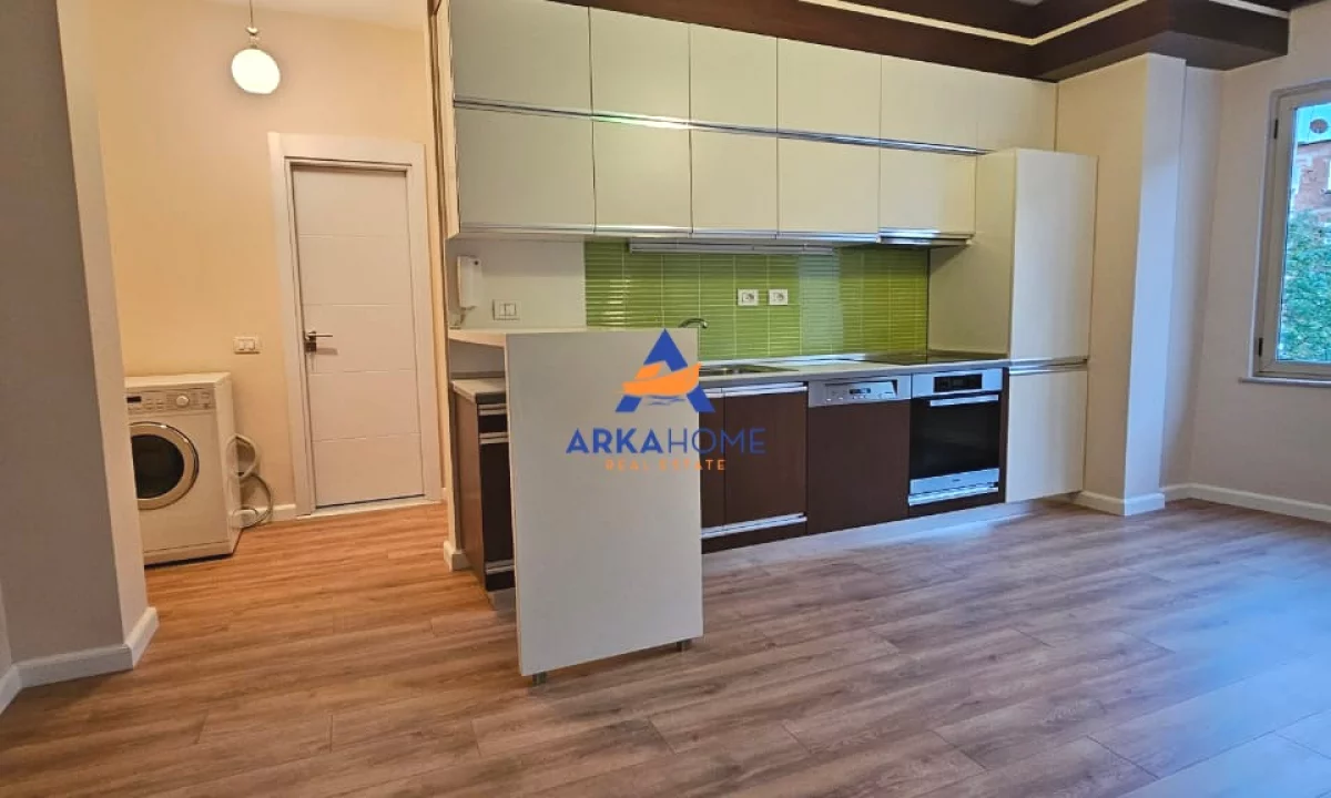 Shtepi ne shitje Apartament ne Tirane, 1+1, Mobilimi E mobiluar, Pagesa 163,000  Euro.