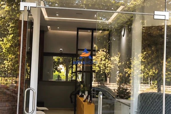 Ambient biznesi me qera 1+1 ne Tirane - 1,000 Euro