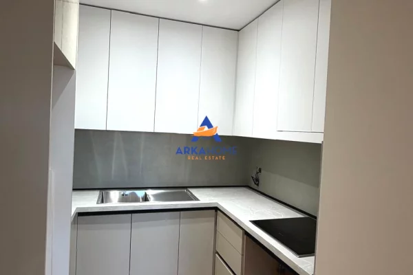 Shtepi ne shitje Apartament ne Tirane, 2+1, Mobilimi Bosh, pa mobiluar, Pagesa 190,000  Euro.