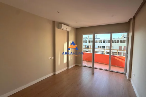 Shtepi ne shitje Apartament ne Tirane, 2+1, Mobilimi Bosh, pa mobiluar, Pagesa 190,000  Euro.