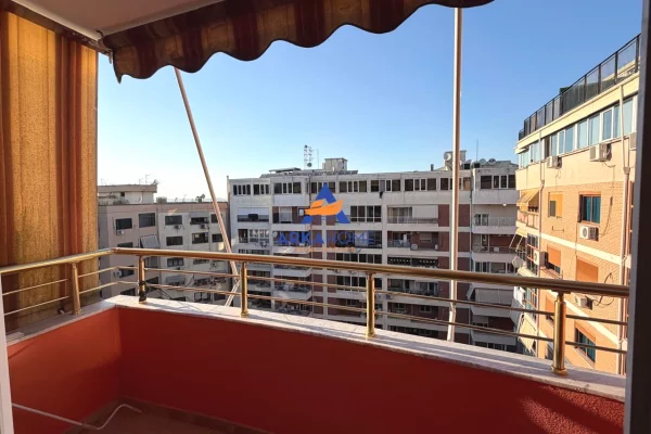 Shtepi ne shitje Apartament ne Tirane, 2+1, Mobilimi Bosh, pa mobiluar, Pagesa 190,000  Euro.